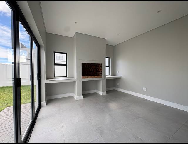 4 BEDROOM FREEHOLD FOR SALE IN SANDOWN